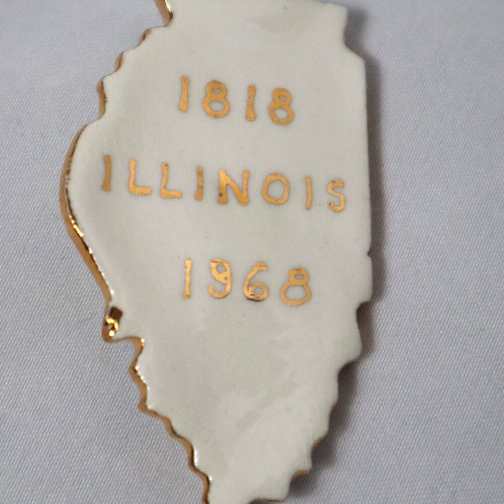 Illinois Sesquicentennial White and Gold State Pin 2 1/4 inch 1818 1968 Jewelry